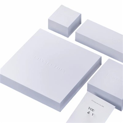 Emballage en boîte rigide